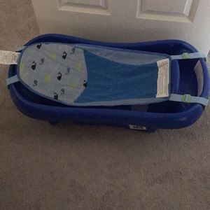 Baby bath tub